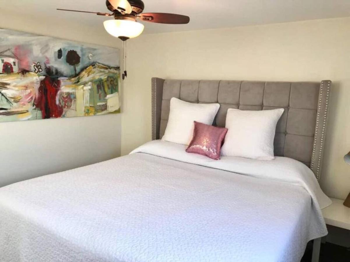 Appartamento Casa San Miguel With Gated Parking At Casas Sanblu Ensenada Esterno foto